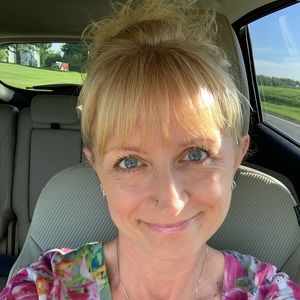 Meet your Posher, Sharon